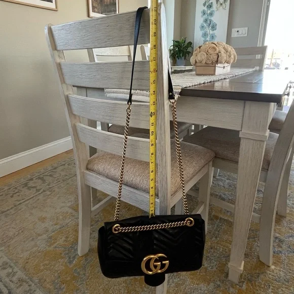 Gucci - GG Marmont Medium Matelassé
Shoulder / Crossbody Bag Chevron Leather - Picture 16 of 17